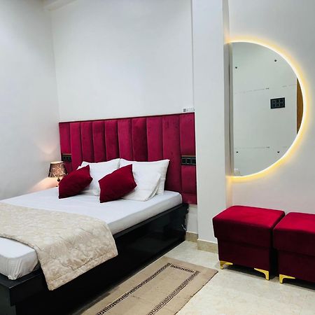 Aura Homestay Варанаси Экстерьер фото