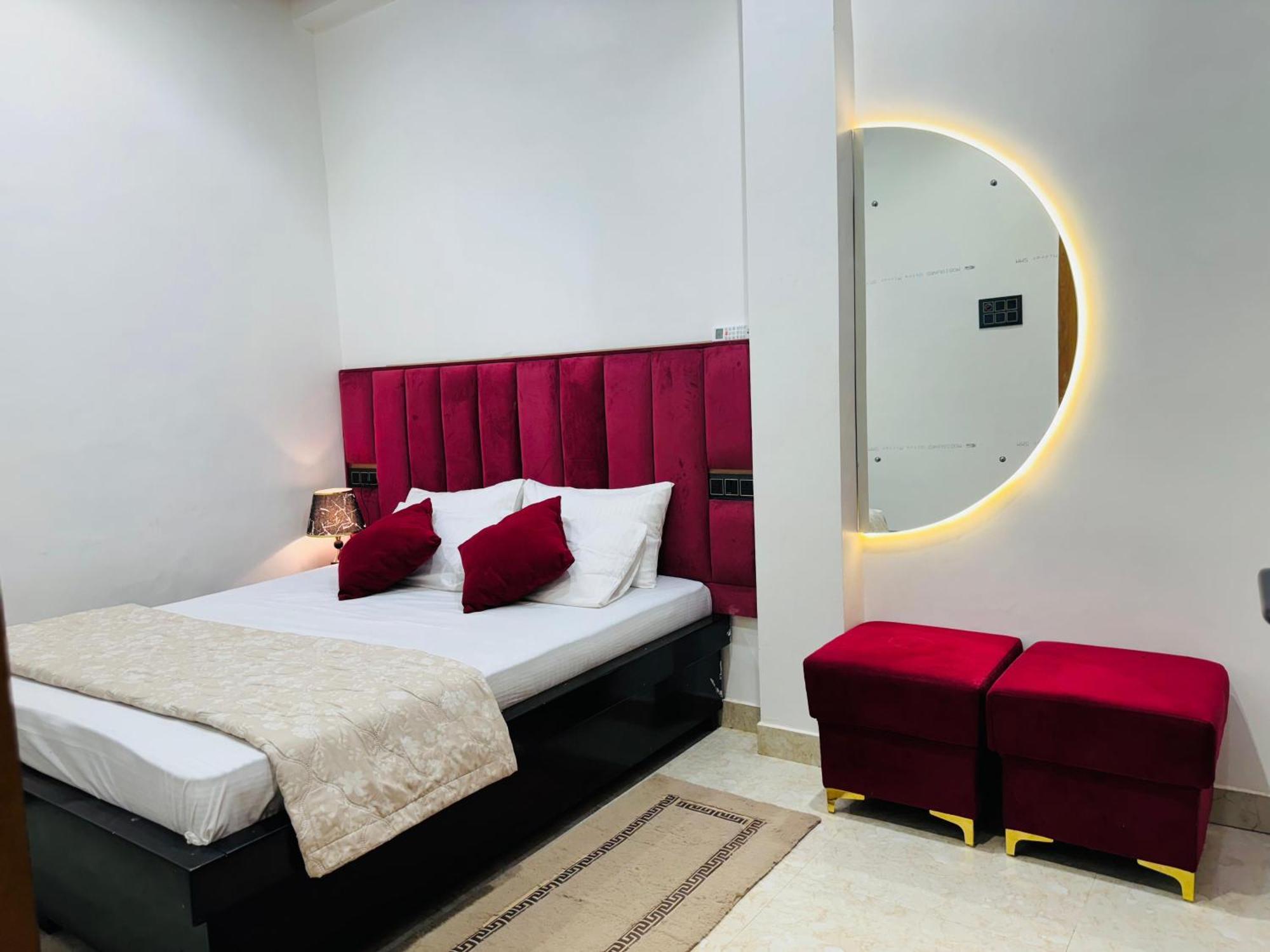 Aura Homestay Варанаси Экстерьер фото